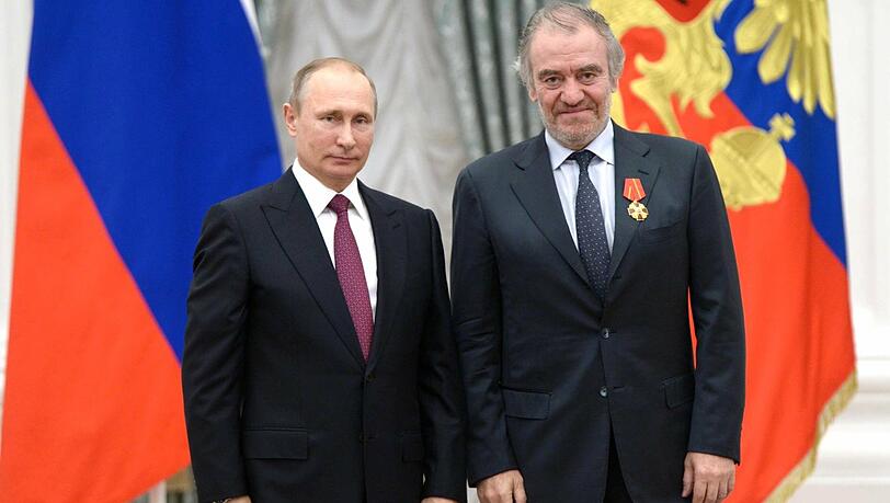 Valery Gergiev (rechts) mit Wladimir Putin. Valery Gergiev (rechts) mit Wladimir Putin.