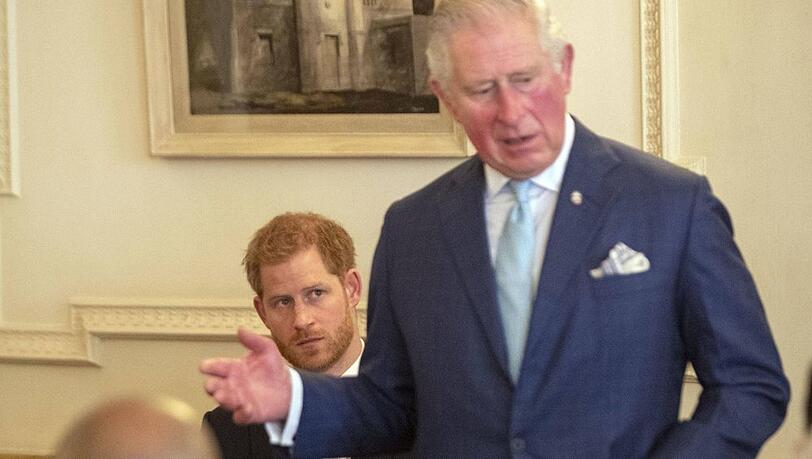 Steht der Palast einer Versöhnung von Prinz Harry (l.) und König Charles III. im Weg?