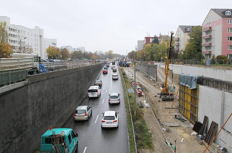 Die Baustelle am Luise-Kieselbach-Platz wird schon bald durch viel Grün ersetzt.