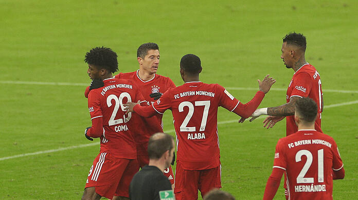 Robert Lewandowski schoss die Bayern mit seinem Doppelpack zum 2:1-Sieg gegen den VfL Wolfsburg.