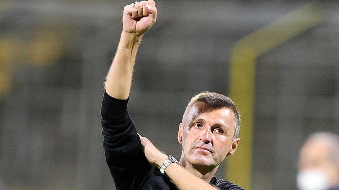 Siegerfaust: Löwen-Coach Michael Köllner.