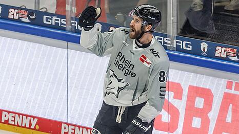 Muss gesperrt aussetzen: Augsburgs Spieler Grenier. (Archivbild)