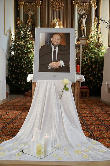 Wolfgang Lippert wurde am Freitag in Aying beigesetzt.
