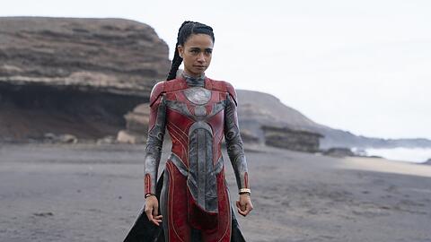 Lauren Ridloff als Makkari in einer Szene des Films "Eternals"