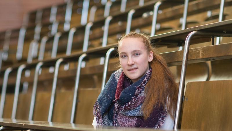 Mandy Hoffmann im Chemie-Hörsaal der Technischen Universität TU Braunschweig. Mandy Hoffmann im Chemie-Hörsaal der Technischen Universität TU Braunschweig.