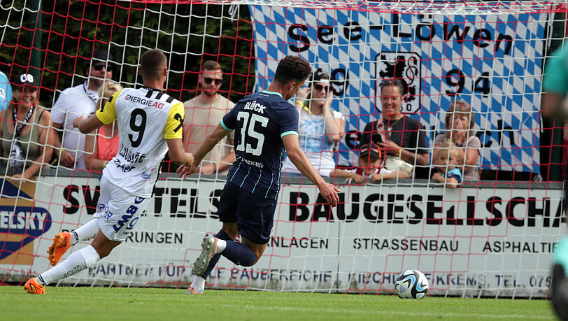 Michael Glück verhindet den frühen Rückstand beim Testspiel gegen den LASK. Michael Glück verhindet den frühen Rückstand beim Testspiel gegen den LASK.