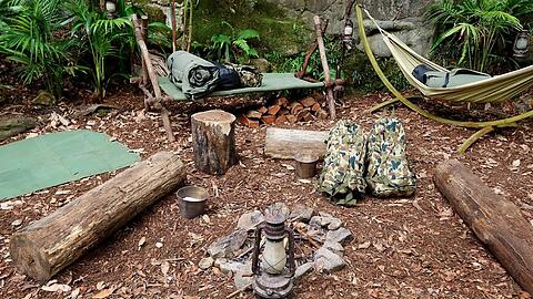 Ein Blick in das neue Mini-Lager "Snake Rock" im diesj&auml;hrigen Dschungelcamp.