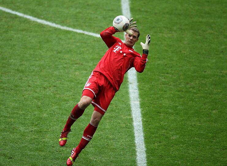 ... aber Neuer ist eben, um es auf englisch zu sagen: outstanding. Punkt an den Bayern. Stand 1:0 für die Gäste.