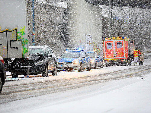 Blitzwinter in NRW: Die Bilder vom Schneechaos
