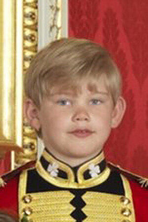 Tom Pettifer(8), Sohn von Mr. und Mrs. Charles Pettifer, Patensohn vom Bräutigam. Toms Mutter war die Nanny von William.
