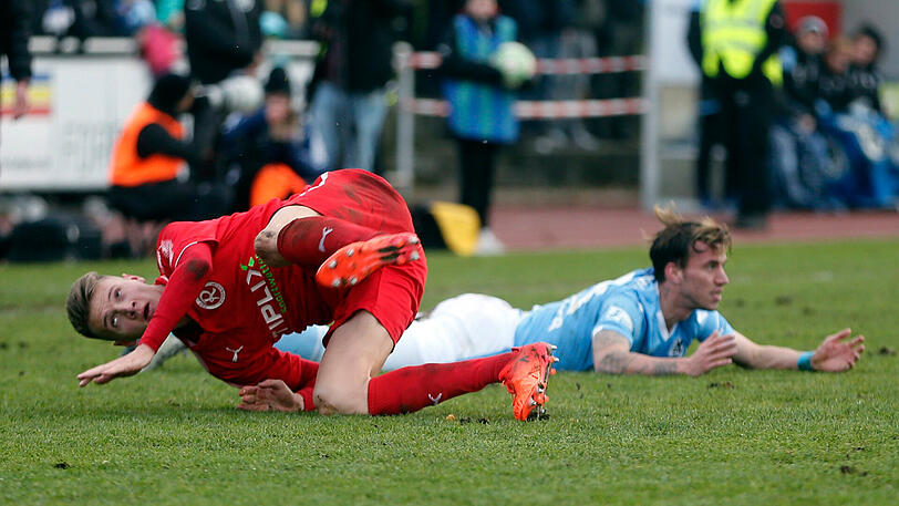 Torjäger des TSV 1860: Nico Karger (re.).