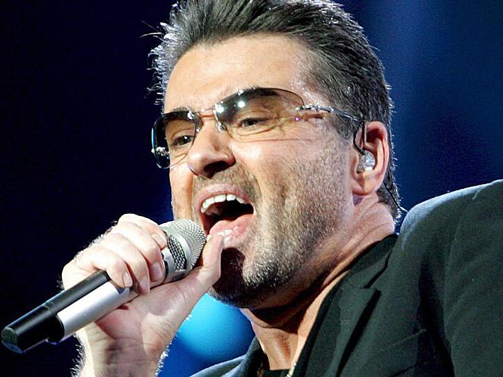 George Michael singt weiter.