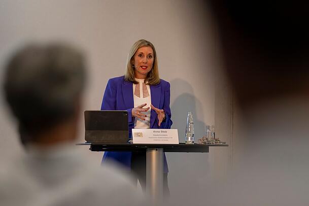 Kultusministerin Anna Stolz sagt, dass die Sommerferienzeiten so bleiben wie sie sind. Kultusministerin Anna Stolz sagt, dass die Sommerferienzeiten so bleiben wie sie sind.