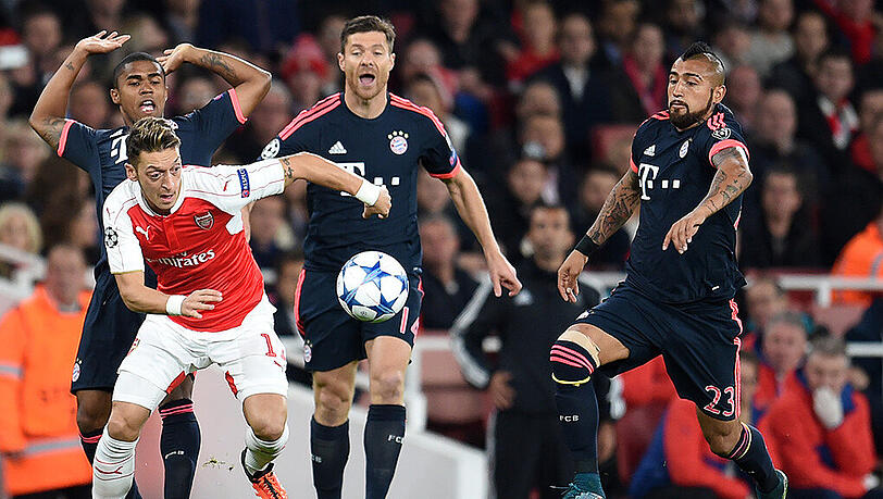 Erst in der vergangenen Saison trafen die Bayern in der Gruppenphase auf den FC Arsenal. Nun also das Wiedersehen im Achtelfinale. Erst in der vergangenen Saison trafen die Bayern in der Gruppenphase auf den FC Arsenal. Nun also das Wiedersehen im Achtelfinale.