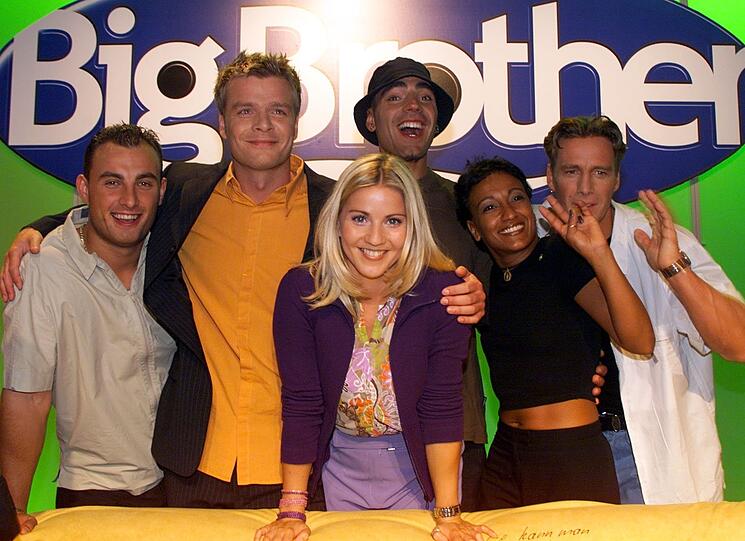 Aleksandra Bechtel und Oliver Geißen (2.v.l.) moderierten die erste Staffel von "Big Brother". Außerdem auf dem Foto: Die Bewohner  Zlatko (l.), Jürgen, Andrea und John (v.r.).