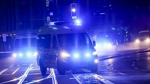 Die Polizei sichert einen Einsatzort.