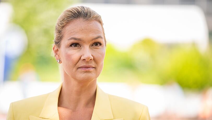 Die ehemalige Ausnahmeschwimmerin Franziska van Almsick kämpft bis heute mit einer Essstörung. (Archivbild)
