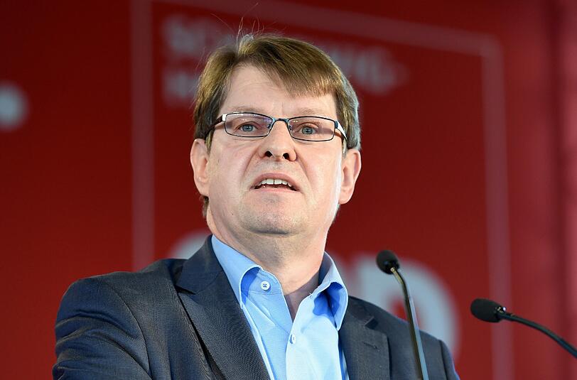 SPD-Vize Ralf Stegner: "Wer das Spiel der Populisten spielt, begibt sich in ein Gebiet, das mit großen Gefahren für uns alle verbunden ist." Foto: Carsten Rehder/Archiv