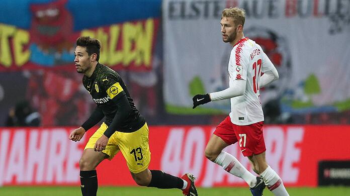 Transfers, wie sie der FC Bayern früher mit Vorliebe einfädelte: Raphael Guerreiro (li.) kam vom BVB, Konrad Laimer von RB Leipzig.