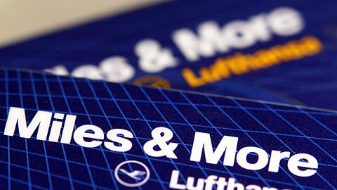F&uuml;r Miles & More braucht es eine neue Kreditkarte. (Archivbild)