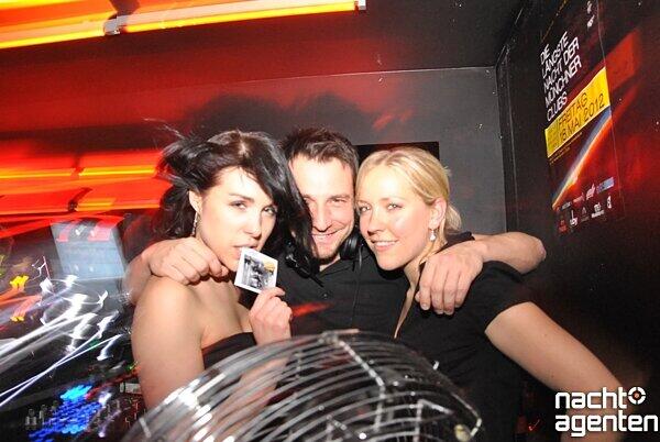 Das Münchner Partyvolk leitete mit dem legendären MilchBar Freitag das Partywochenende ein. Mehr Bilder unter: www.nachtagenten.de.