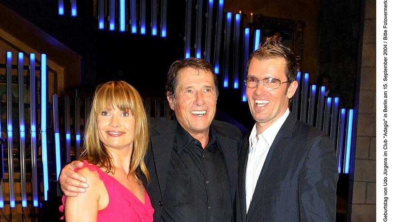 "Die Musik ist sein Vermächtnis": Kult-Sänger UdoJürgens mit Sohn John und Tochter Jenny 2004.