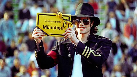 Michael Jackson während eines Pressetermins zu seiner   HIStory World Tour  in München