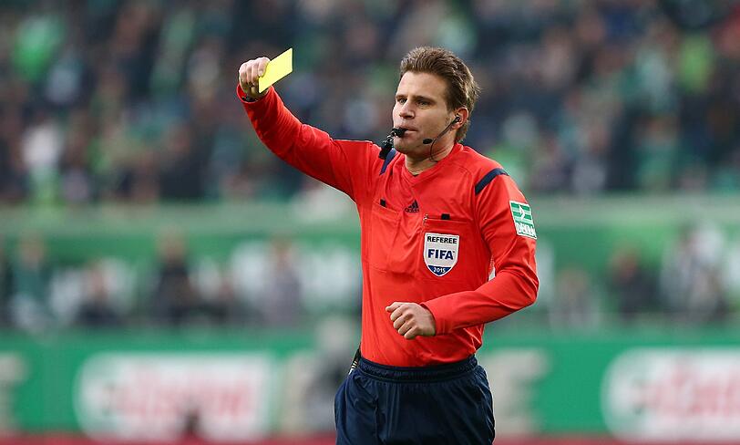 Der deutsche Schiedsrichter Felix Brych wird bei der Europameisterschaft in Frankreich pfeifen.