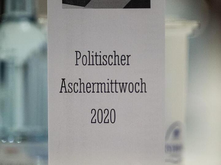 "CDU" und "Politischer Aschermittwoch 2020" steht auf einer Getränkekarte. Foto: Klaus-Dietmar Gabbert/dpa-Zentralbild/dpa/Archivbild