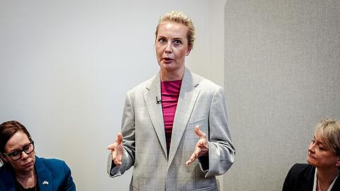 Julia Nawalnaja, die Witwe des prominenten Putin-Kritikers Alexej Nawalny, bei der Pr&auml;sidentation neuer Erkenntnisse zur Todesursache ihres Mannes am Rande der M&uuml;nchner Sicherheitskonferenz.