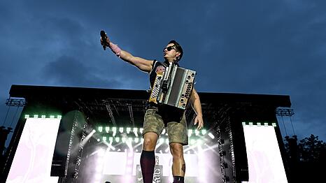 Andreas Gabalier setzte auf sein München-erprobtes Rezept aus Volksmusik, Rock und Mitsing-Pop.