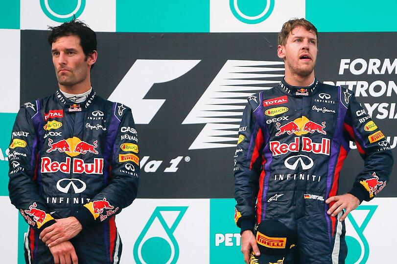 Würdigen sich keines Blickes mehr: Die Red-Bull-Piloten Sebastian Vettel (r..) und Mark Webber (l.)
