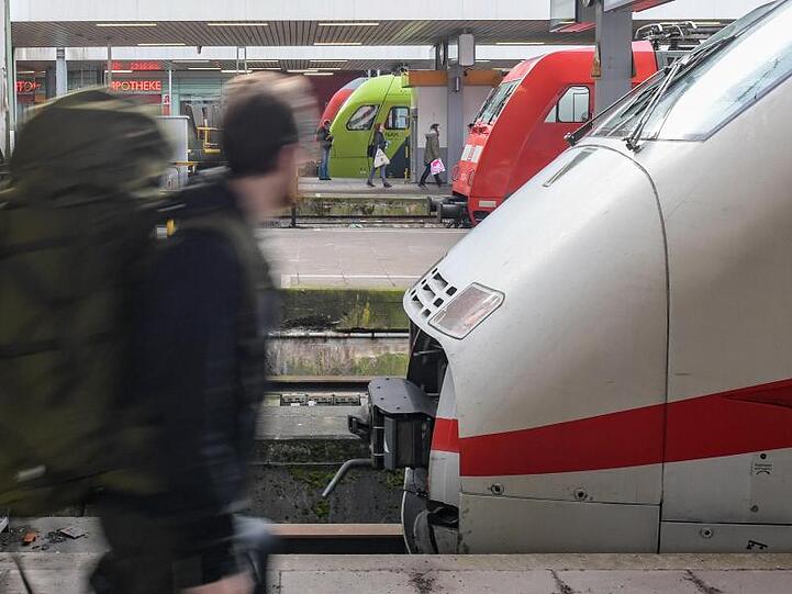 2019 gab es 471.000 Verspätungsminuten bei der Bahn.