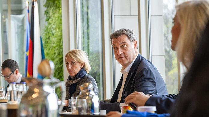 Markus Söder (CSU), Ministerpräsident von Bayern, eröffnet in der Staatskanzlei die bayerische Kabinettssitzung.