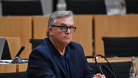 Hape Kerkeling ist Enkel eines NS-Opfers. Seine Meinung zu einem AfD-Verbotsverfahren &auml;u&szlig;erte er bei einer Anh&ouml;rung im Th&uuml;ringer Landtag.