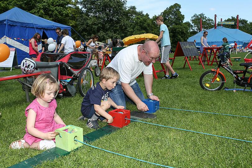 Die Stadtteilwochen sind gestartet. Noch bis zum 20. Juni erleben die Besucher im Hirschgarten und im Viertel die Aktionen - wie hier in der Bildergalerie.
