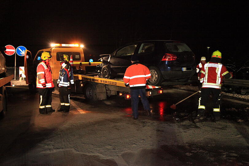 Miesbach: Auf Autobahnauffahrt: Frontalcrash am Irschenberg  - Bayern - Abendzeitung München