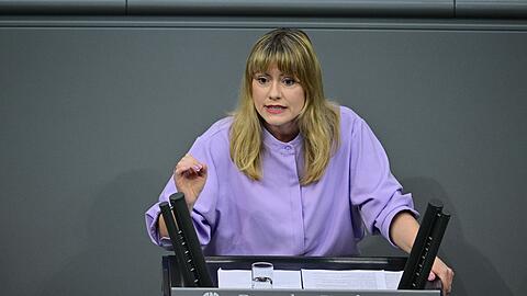 Clara Bünger (Linke) sprich von einer "Herrschaft des Unrechts" an den deutschen Grenzen.