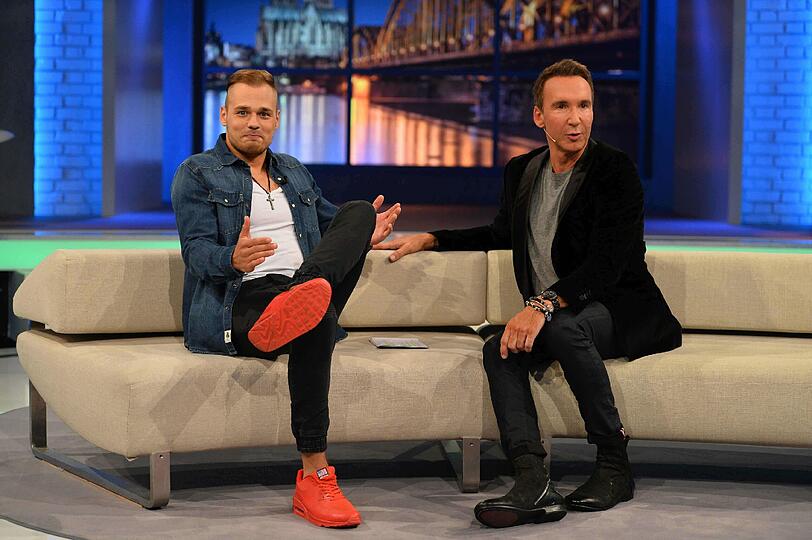 Bilder aus der Einzugs-Show. Jeder durfte vor dem Einzug zu Jochen Bendel auf die Couch.