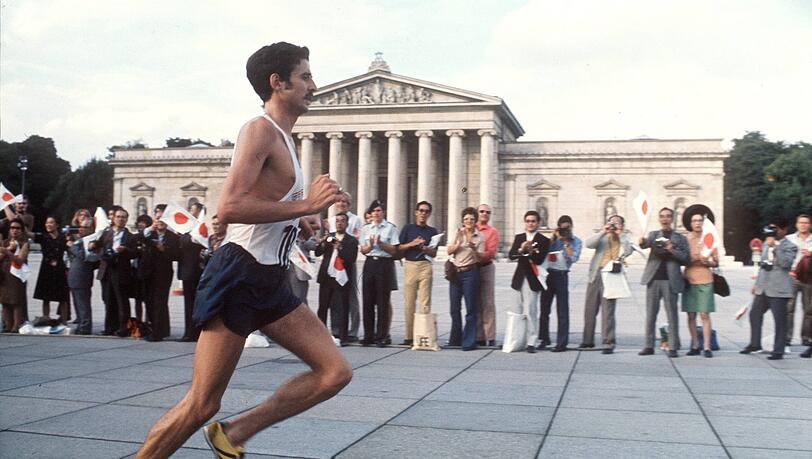Vorbei an der Glyptothek: Shorter bei Olympia 1972. Vorbei an der Glyptothek: Shorter bei Olympia 1972.