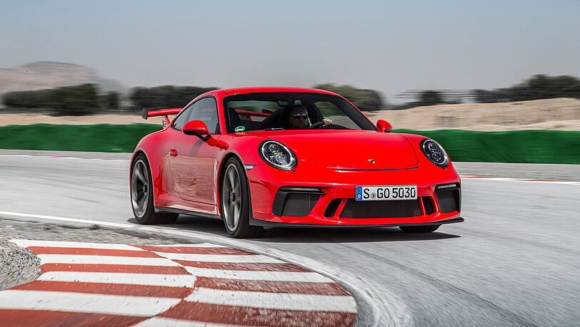 Hochleistungssportler aus guter Familie mit Heckflügel: Porsche 911 GT3. Hochleistungssportler aus guter Familie mit Heckflügel: Porsche 911 GT3.