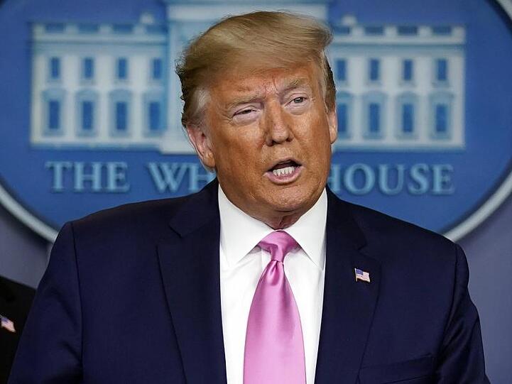 Donald Trump spricht über das Coronavirus während einer Pressekonferenz im Weißen Haus.
