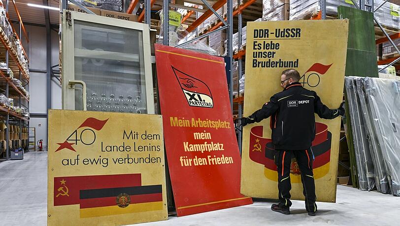 Museale Abwicklung eines Staates: Das im März 2025 eröffnete "DDR Museum Depot" in Marzahn ist eine der größten Sammlungen von Alltagsobjekten aus der DDR mit rund 360.000 Exponaten. Museale Abwicklung eines Staates: Das im März 2025 eröffnete "DDR Museum Depot" in Marzahn ist eine der größten Sammlungen von Alltagsobjekten aus der DDR mit rund 360.000 Exponaten.
