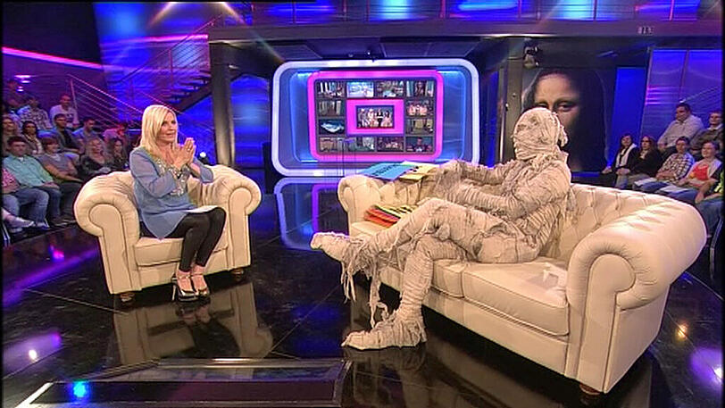 &bdquo;Ich dachte, die reißt mir den Kopf ab!&ldquo; bekennt Ross später im Studio bei Aleks Bechtel...