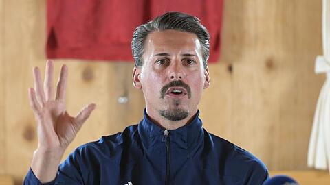 Trainer Sandro Wagner spricht.