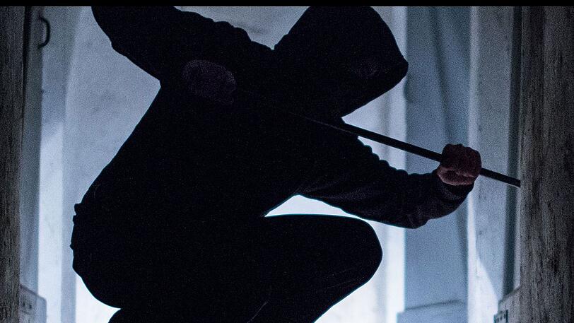 Die Täter hatten sich durch die Hintertür Zugang verschafft. (Symbolbild)