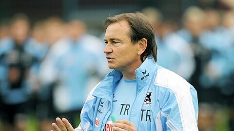Zufrieden mit dem Test-Wochenende: Löwen-Trainer Ewald Lienen.