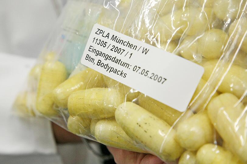 Bei einem Großteil der 2012 sichergestellten Drogen am Flughafen handelte es sich um Kokain - hier steckt die Droge in so genannten "Body Packs"