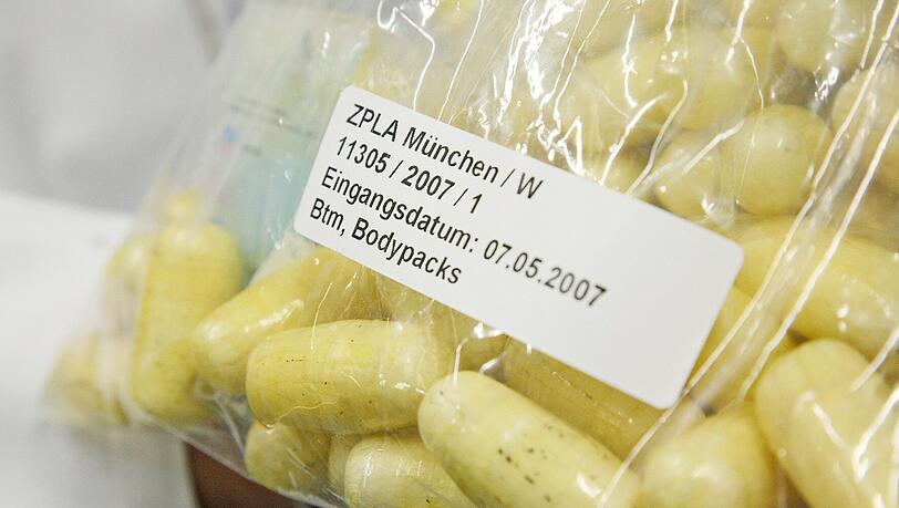 Bei einem Großteil der 2012 sichergestellten Drogen am Flughafen handelte es sich um Kokain - hier steckt die Droge in so genannten "Body Packs" Bei einem Großteil der 2012 sichergestellten Drogen am Flughafen handelte es sich um Kokain - hier steckt die Droge in so genannten "Body Packs"