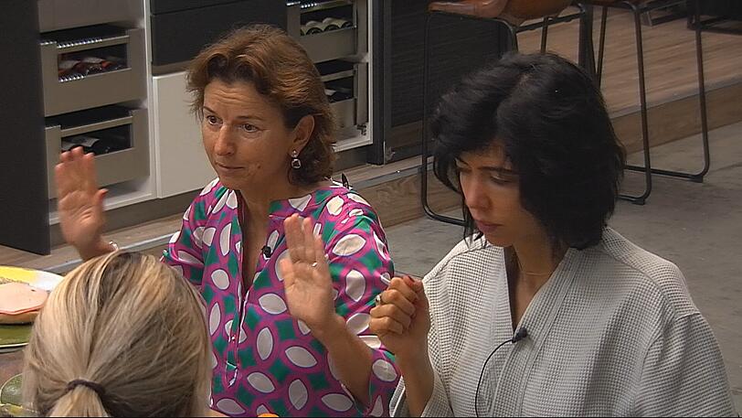 Claudia ätzt gegen Sarah Knappik
